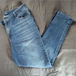 Old Navy Women’s Straight Jeans in Deep Blue